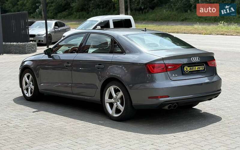 Седан Audi A3 2015 в Чернівцях