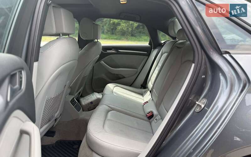Седан Audi A3 2015 в Чернівцях
