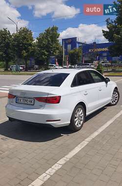 Седан Audi A3 2016 в 