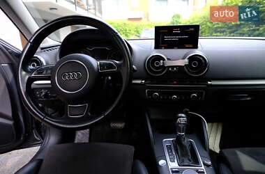Хэтчбек Audi A3 2016 в 