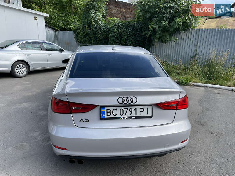 Седан Audi A3 2014 в Львові
