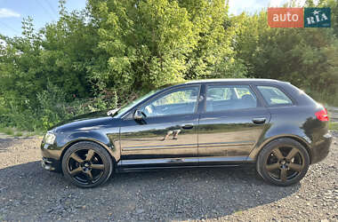 Хэтчбек Audi A3 2011 в 