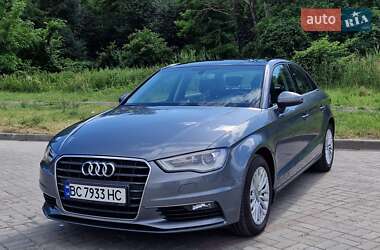 Седан Audi A3 2016 в Львові