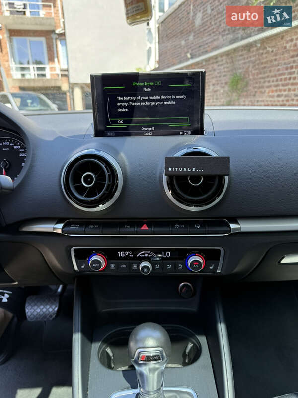 Седан Audi A3 2015 в Черновцах