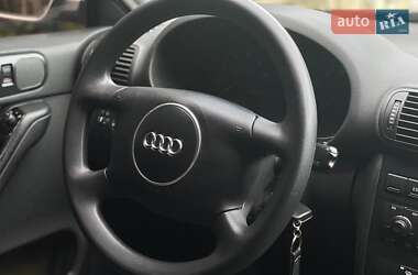 Хетчбек Audi A3 2002 в 