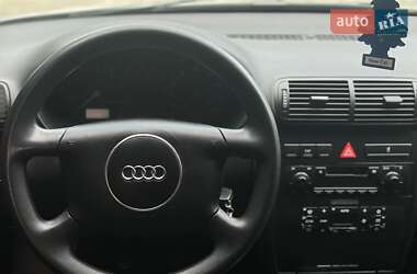 Хетчбек Audi A3 2002 в 