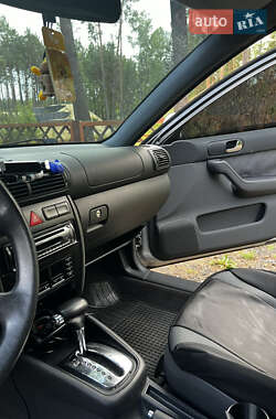 Хетчбек Audi A3 2000 в 