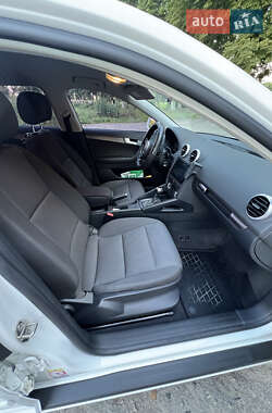 Хетчбек Audi A3 2010 в 