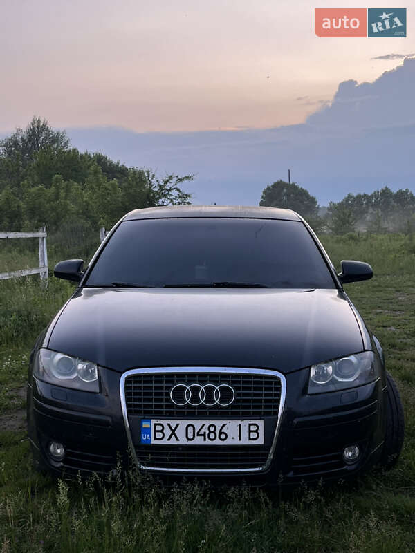 Хетчбек Audi A3 2004 в 
