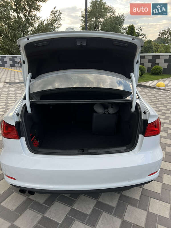 Седан Audi A3 2014 в Киеве