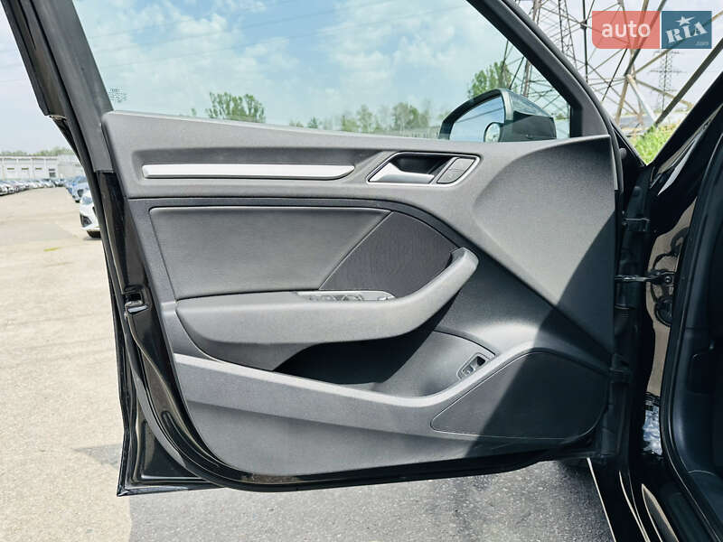 Седан Audi A3 2015 в Харькове