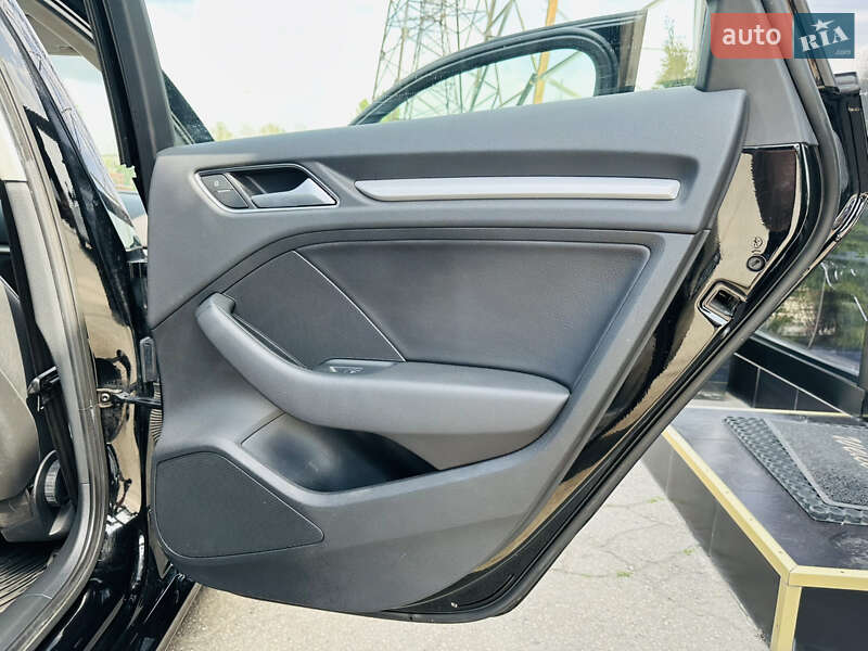 Седан Audi A3 2015 в Харькове