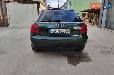Хетчбек Audi A3 1999 в 