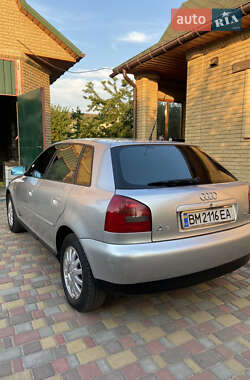 Хэтчбек Audi A3 2000 в 