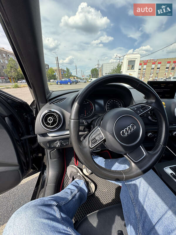 Седан Audi A3 2016 в Днепре