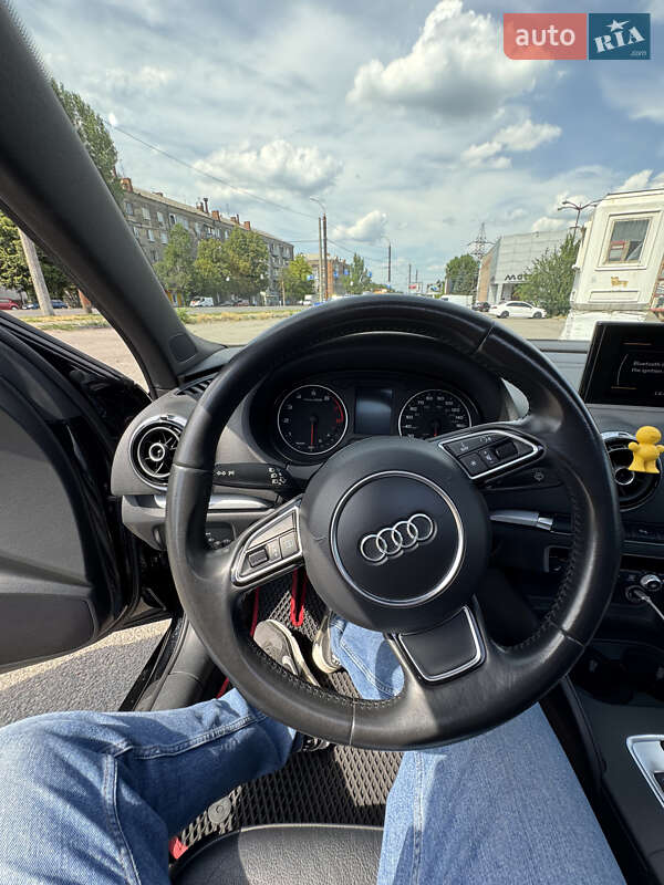 Седан Audi A3 2016 в Днепре