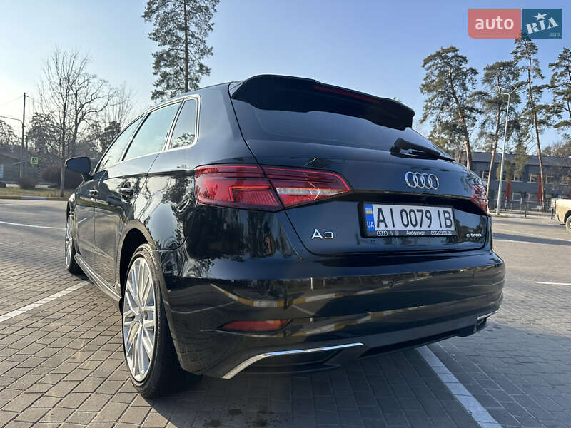 Хэтчбек Audi A3 2017 в Киеве
