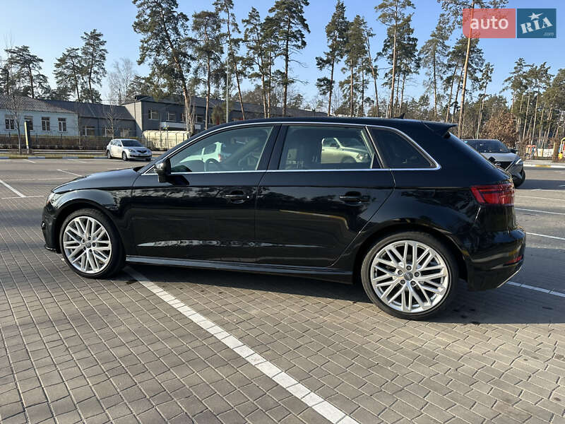 Хэтчбек Audi A3 2017 в Киеве
