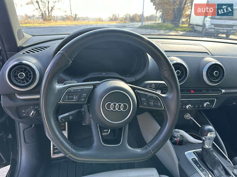 Хэтчбек Audi A3 2017 в Киеве