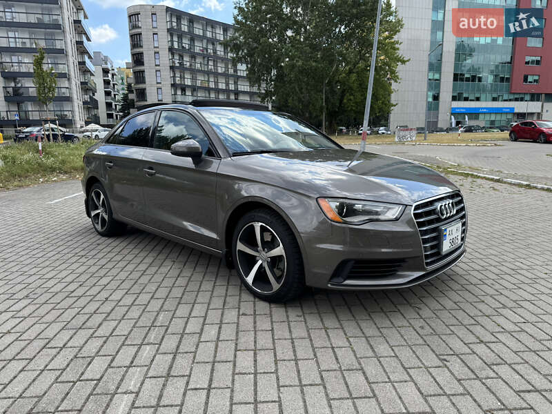 Седан Audi A3 2015 в Самборі