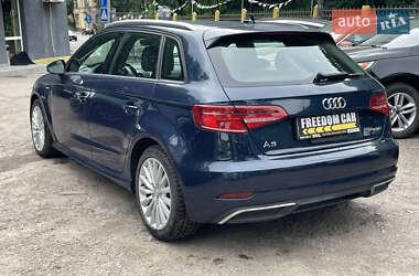 Хэтчбек Audi A3 2017 в 