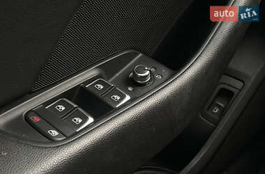 Хэтчбек Audi A3 2017 в 