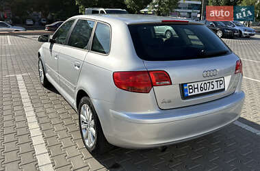 Хетчбек Audi A3 2004 в 