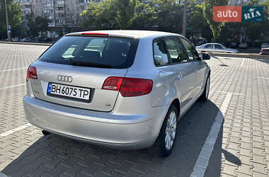 Хетчбек Audi A3 2004 в 