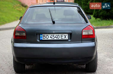 Хэтчбек Audi A3 2002 в 