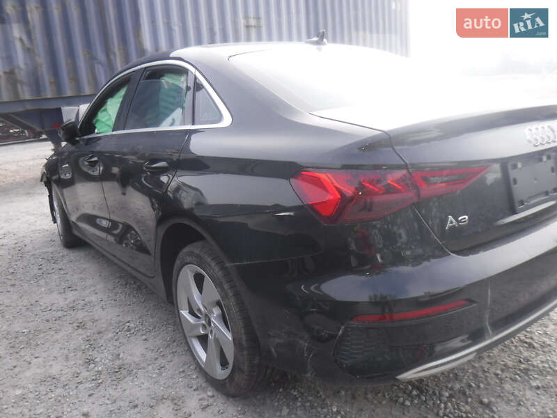 Седан Audi A3 2022 в 