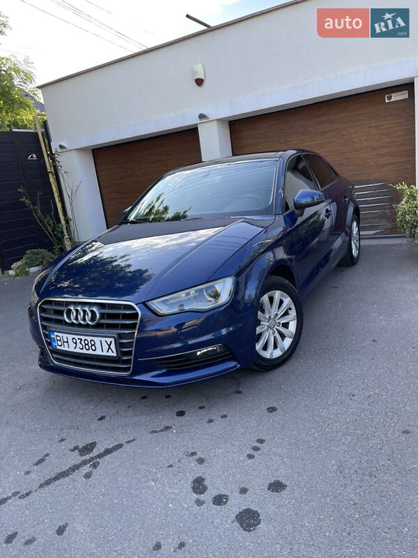 Седан Audi A3 2015 в Одессе