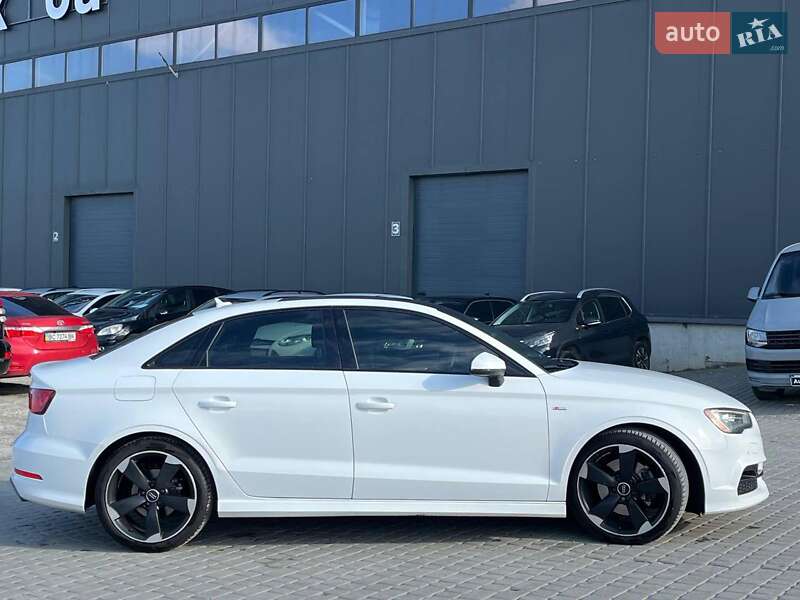 Седан Audi A3 2016 в Львові