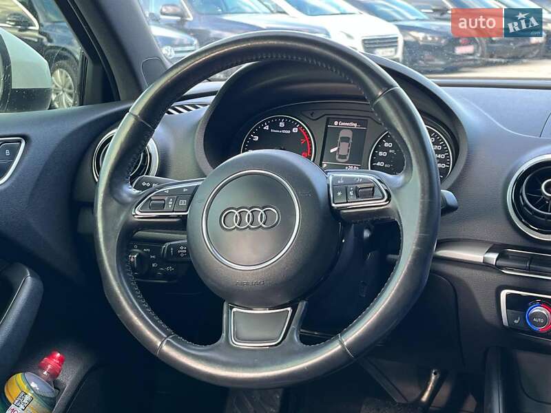 Седан Audi A3 2016 в Львові
