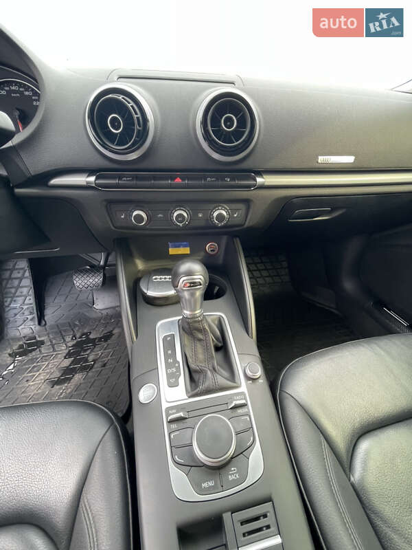 Седан Audi A3 2016 в Києві