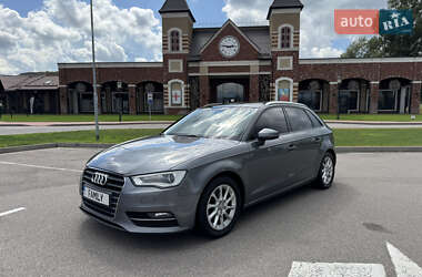 Хэтчбек Audi A3 2016 в 