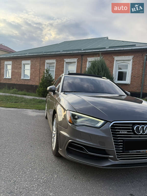 Седан Audi A3 2016 в Харькове