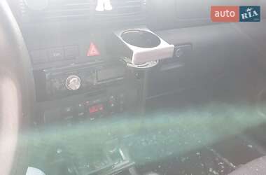 Хэтчбек Audi A3 2002 в 