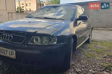 Хэтчбек Audi A3 2002 в 