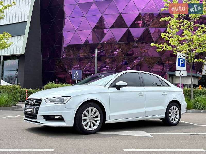 Седан Audi A3 2015 в Києві