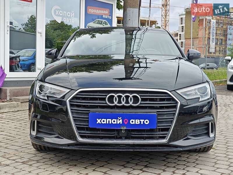 Седан Audi A3 2016 в Львові