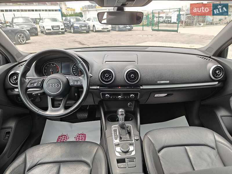 Седан Audi A3 2016 в Львові