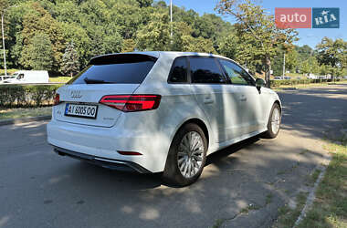 Хэтчбек Audi A3 2016 в 