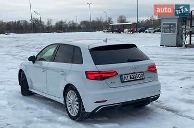 Хэтчбек Audi A3 2016 в 