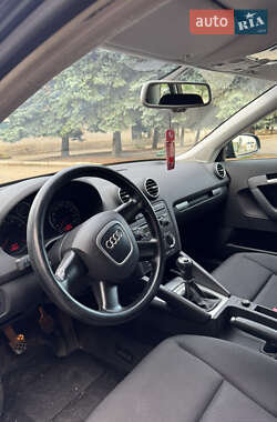 Хэтчбек Audi A3 2007 в 