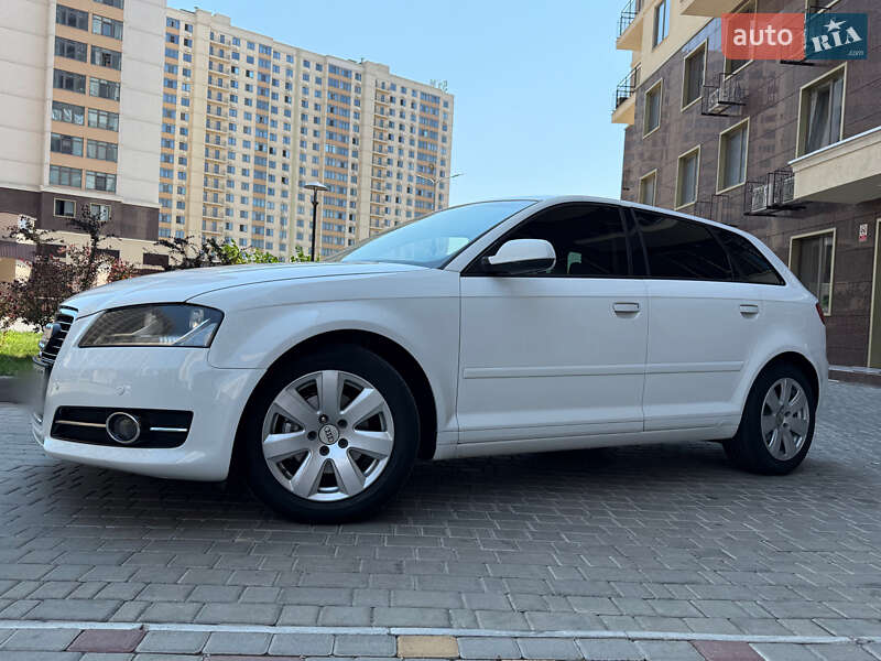 Хэтчбек Audi A3 2013 в Одессе