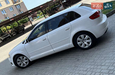 Хэтчбек Audi A3 2013 в 