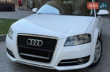 Хэтчбек Audi A3 2013 в 