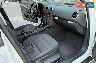 Хэтчбек Audi A3 2013 в 