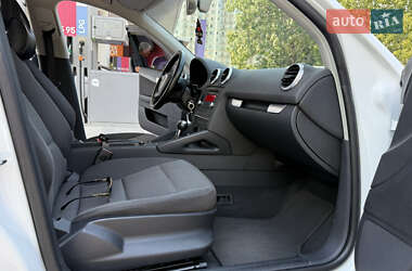 Хэтчбек Audi A3 2013 в 
