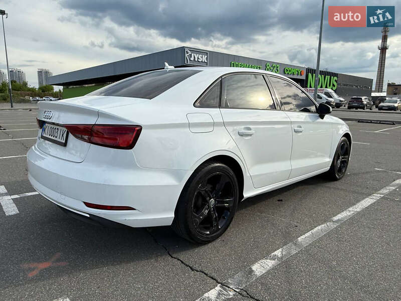 Седан Audi A3 2018 в Киеве
